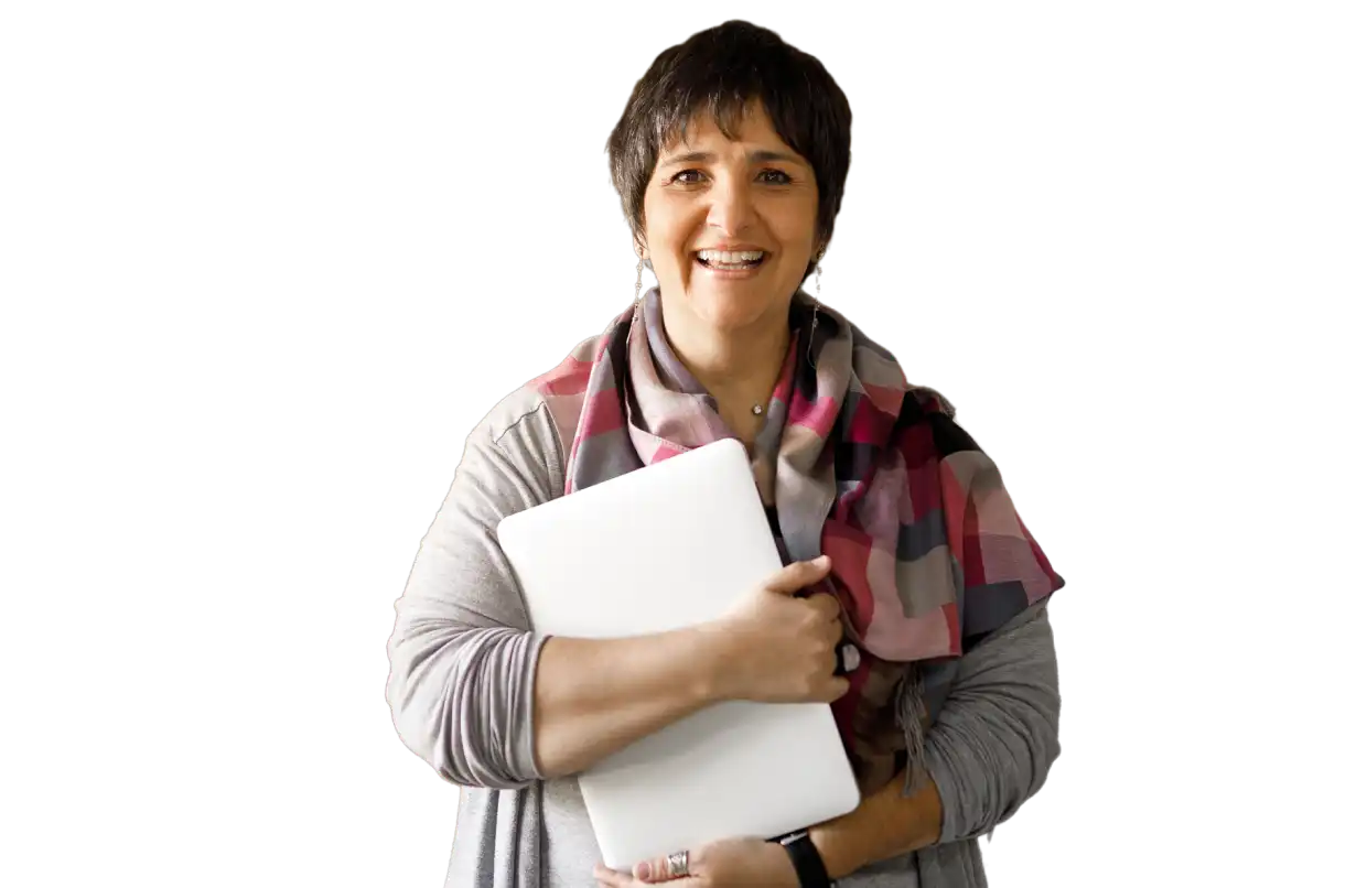 Woman wearing a scarf holding a file in her hands